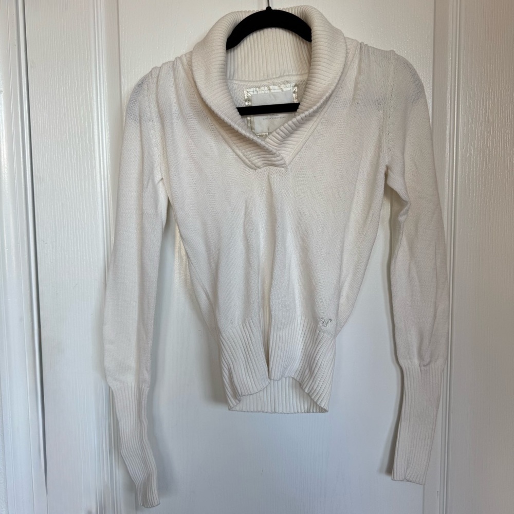 American Eagle Outfitters Cozy White Sweater